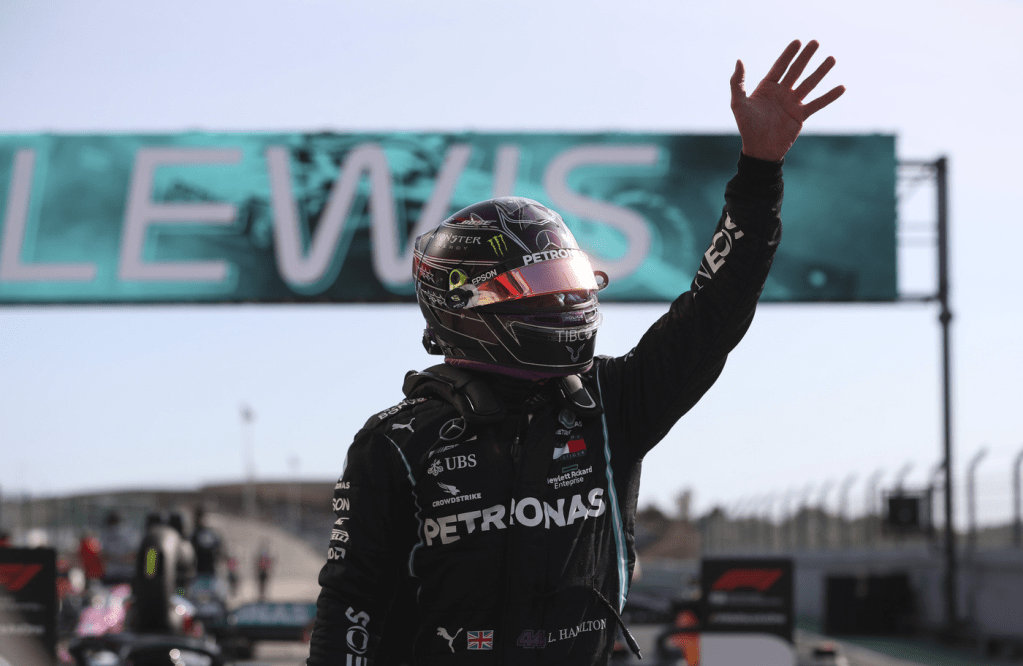 Lando Norris é la grande delusione delle qualifiche in Bahrain. Il pilota della McLaren chiude solo sesto, mentre il suo compagno di squadra é in Pole.