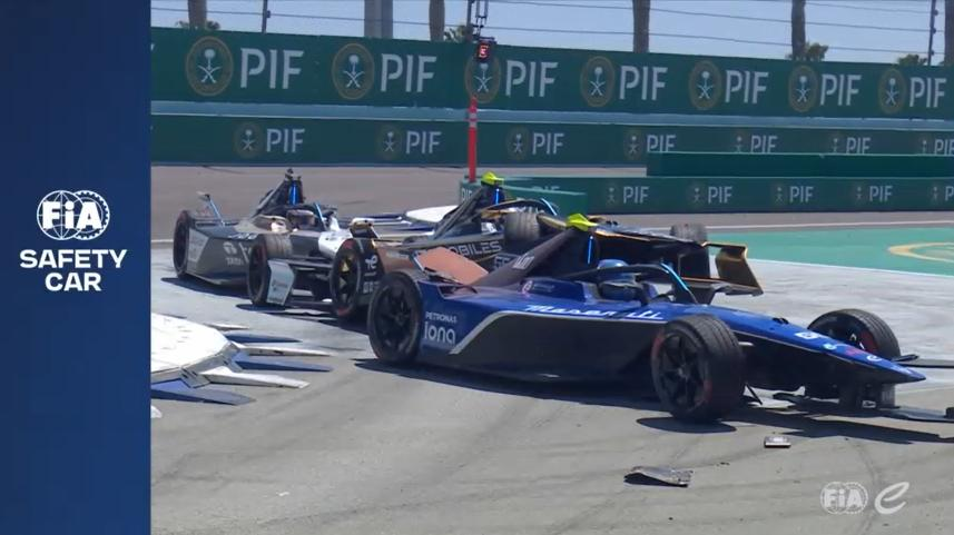 Pascal Wehrlein torna sul gradino più alto del podio per l'E-Prix di Miami, grazie anche ad un po' di fortuna nel finale.