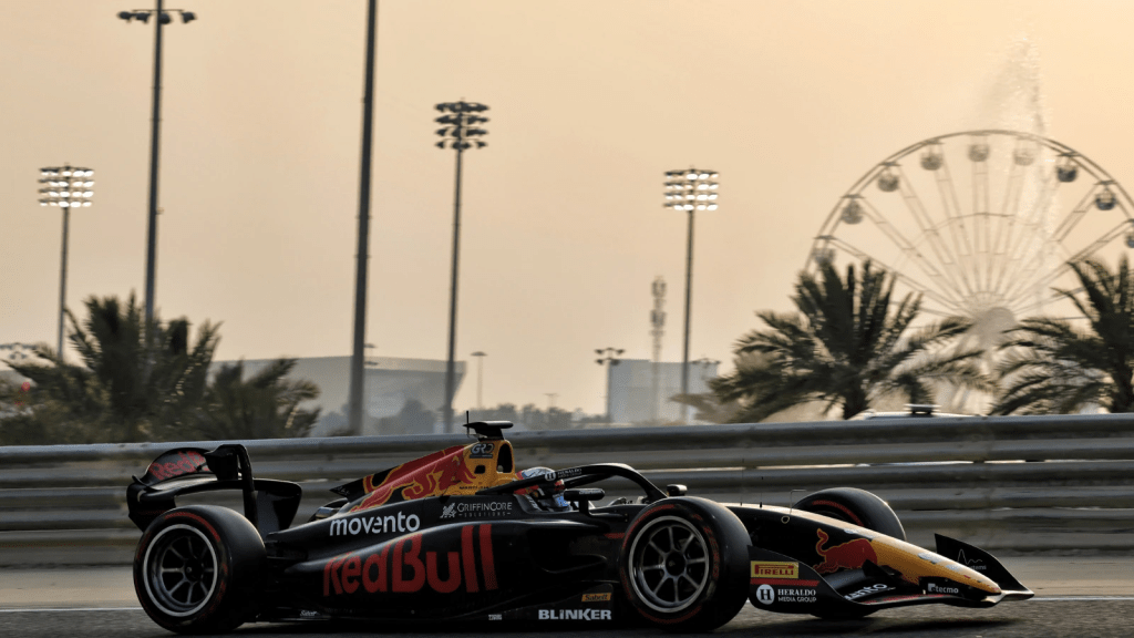 Pepe Martì durante la Sprint Race del GP del Bahrain di F2.