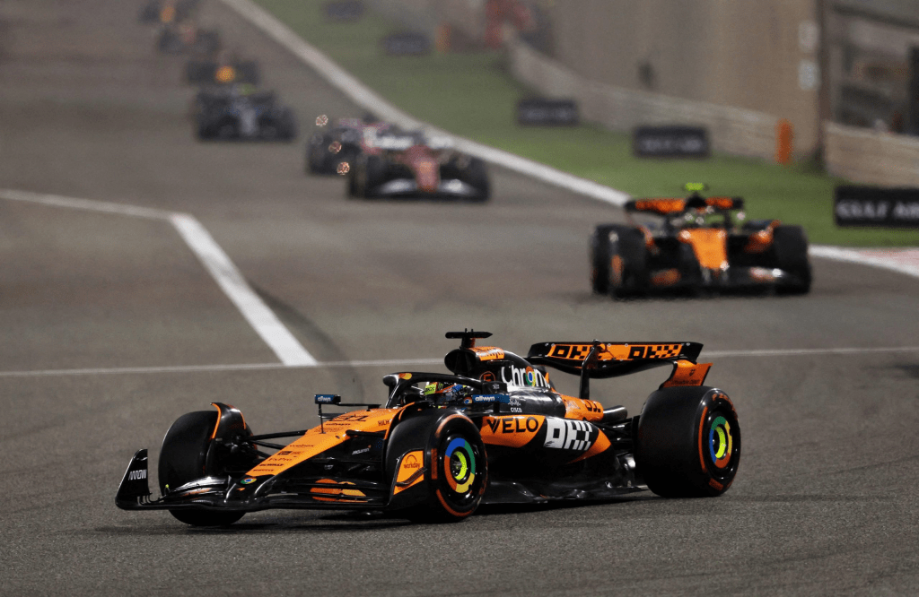 Mercedes e Red Bull stanno faticando a trovare costanza, bilanciamento crea difficoltà e Ferrari è a 2/3 decimi da McLaren; l'analisi di Vasseur.