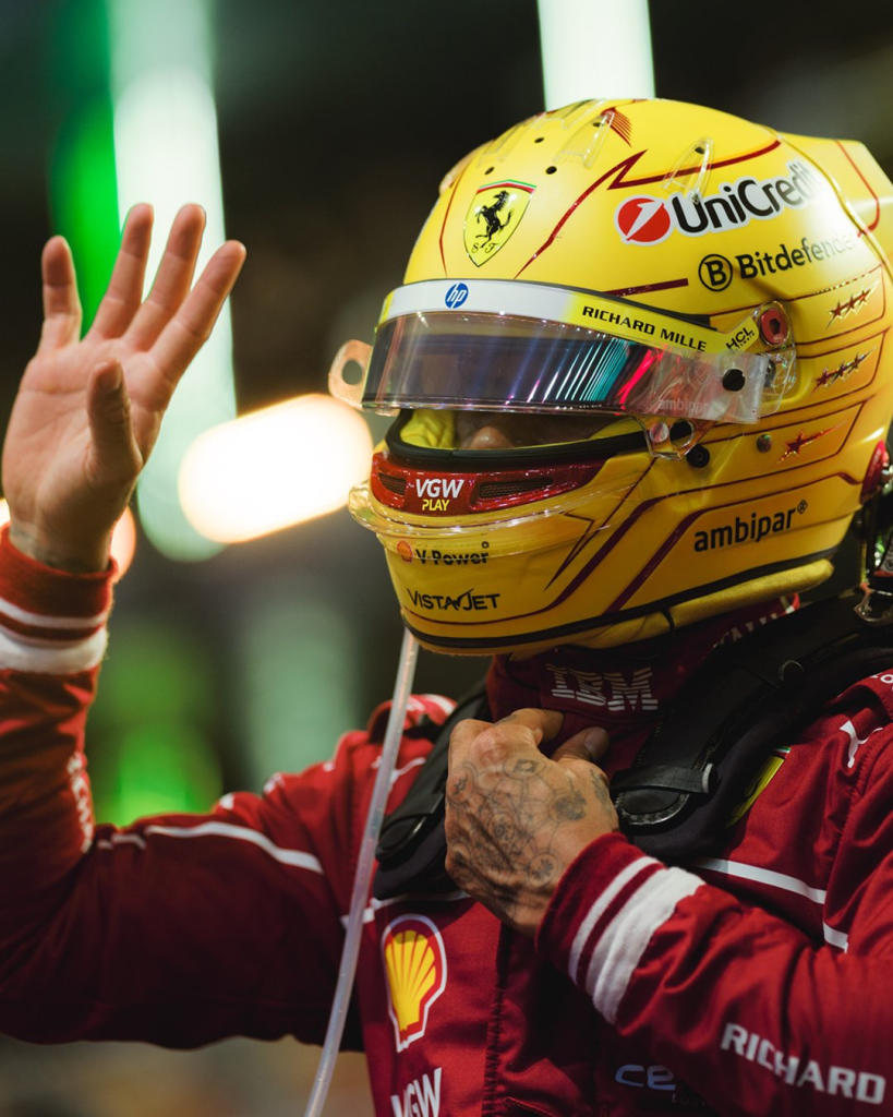 Matteo Bobbi, ex pilota e attuale opinionista di Sky Sport F1, è stato tra i primi a commentare le difficoltà di Lewis Hamilton nel suo primo anno in Ferrari. Le prestazioni altalenanti del sette volte campione del mondo stanno alimentando il dibattito, rendendo questo inizio di stagione più complicato del previsto.