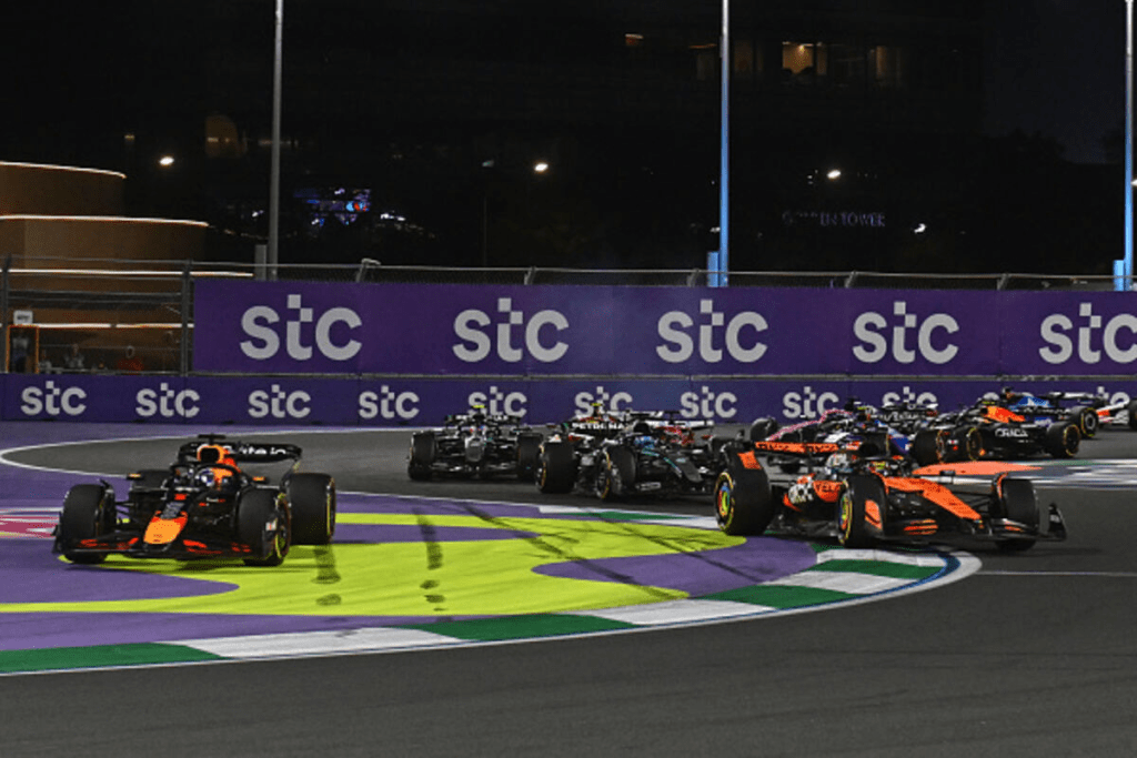 Al termine del Gran Premio d’Arabia Saudita 2025, Matteo Bobbi ha elogiato la prestazione di Oscar Piastri, sottolineando la sua capacità di competere con Max Verstappen per il titolo mondiale.