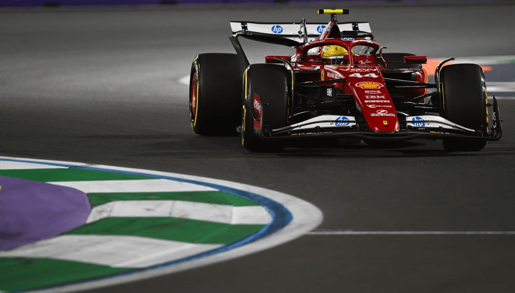 Hamilton fatica a trovare il feeling con la Ferrari e secondo Ralf Schumacher, se i risultati non miglioreranno, potrebbe dire addio alla F1 già a fine stagione. Vasseur corre in soccorso di Lewis...