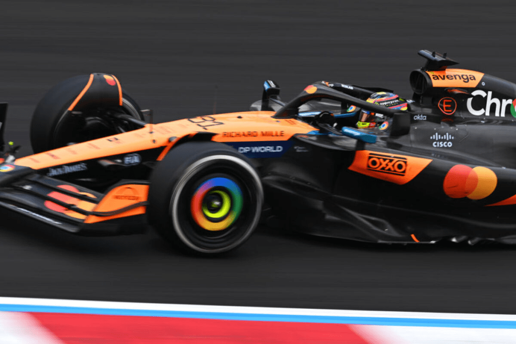 Nella giornata riservata ai media, Oscar Piastri ha rispedito al mittente le critiche che lo vedono lontano da Lando Norris in qualifica e deficitario nel modo in cui sfrutta le gomme rispetto al suo compagno di squadra.