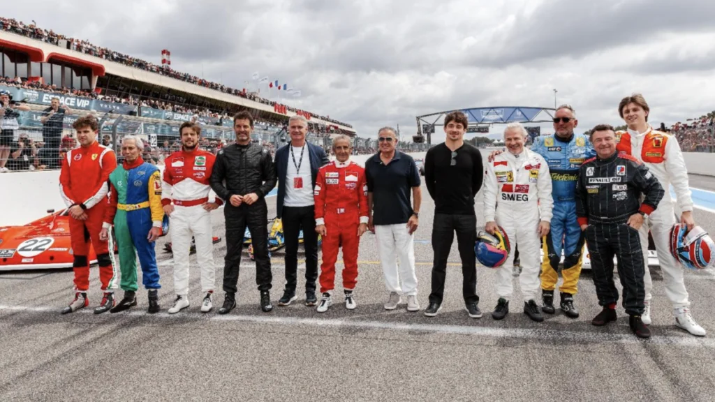 Avvolto nel sound delle monoposto d'epoca, Charles Leclerc racconta di due sogni: tornare ai motori V10 in F1 e partecipare alla 24h di Le Mans.