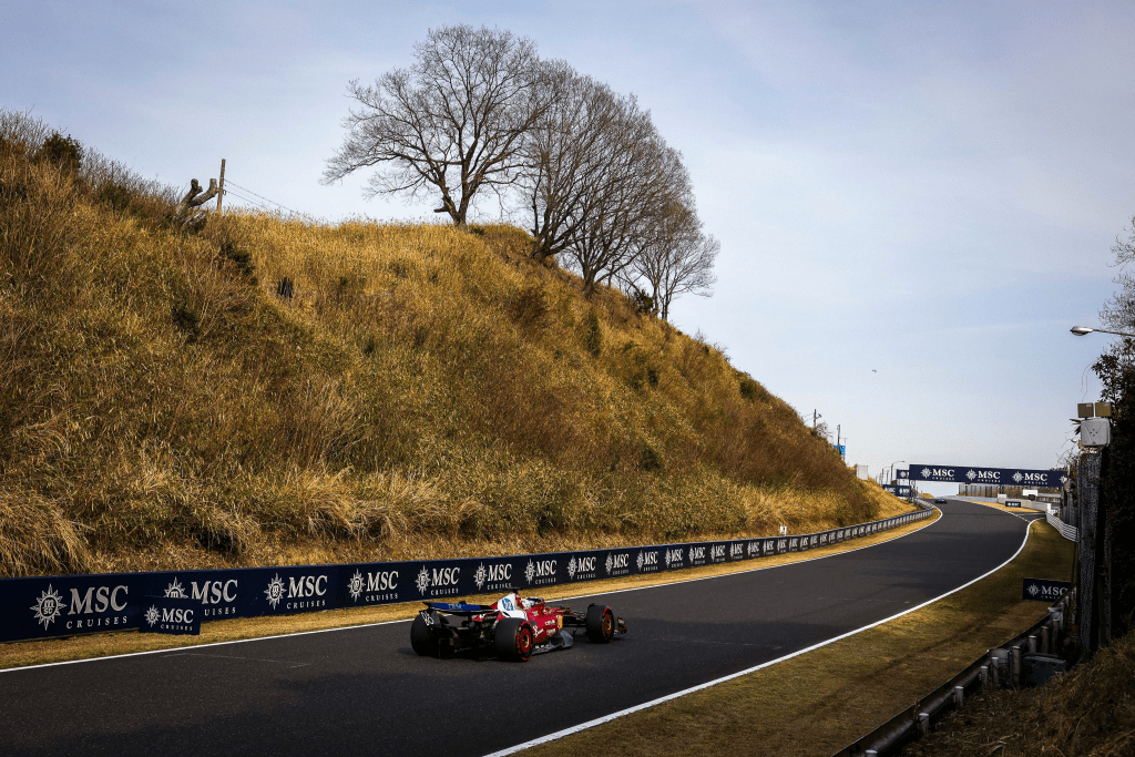 Frederic Vasseur analizza il sabato di qualifica a Suzuka con realismo e ambizione. Il team principal della Ferrari, intervistato da Sky Sport F1, ha evidenziato segnali incoraggianti ma anche margini di miglioramento, in una giornata segnata da condizioni mutevoli e da un Q3 che ha lasciato un pizzico di rammarico.