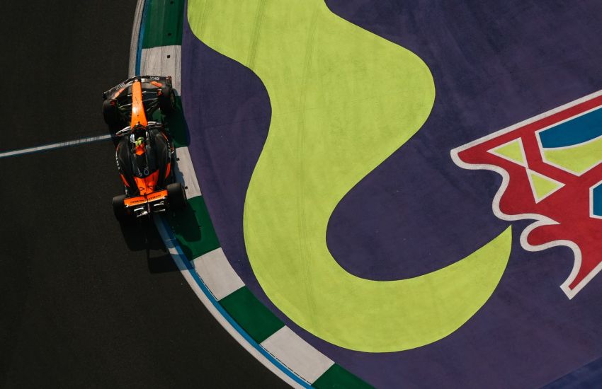 McLaren ha portato i primi grandi aggiornamenti stagionali in Arabia Saudita, ma nelle FP1 li abbiamo visti solo sulla vettura di Oscar Piastri...