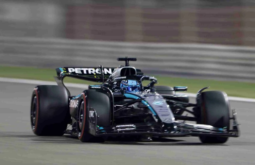 Tutti gli occhi sono puntati sulle performance della Mercedes W16, una monoposto che sembra disegnata su misura per i punti di forza del tracciato saudita.
