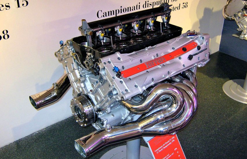 La Formula 1 ha confermato ufficialmente l’intenzione di procedere con il regolamento motoristico previsto per il 2026, chiudendo la porta – almeno per ora – a qualsiasi ritorno ai motori aspirati o ai leggendari V10.