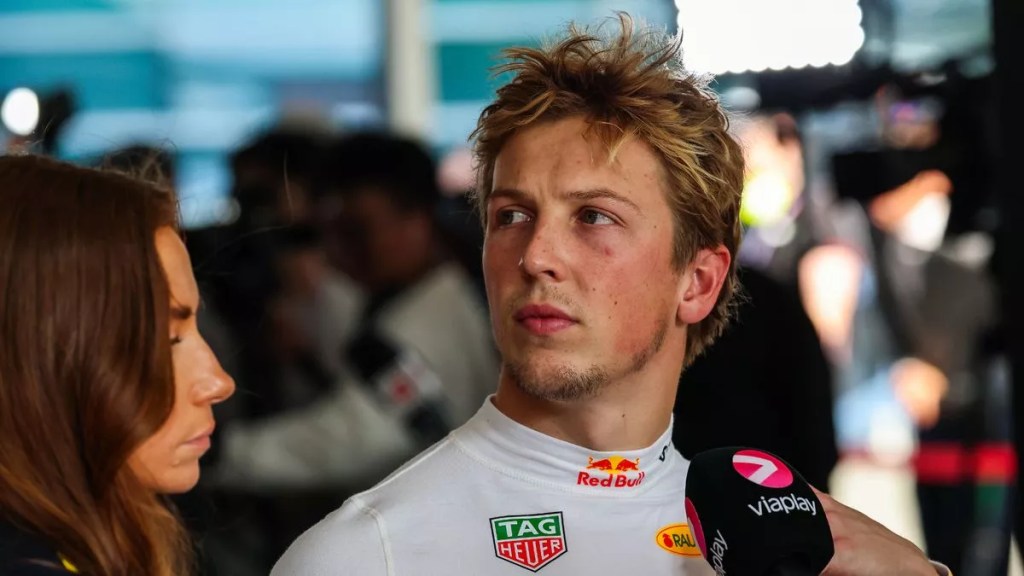 Una storia che si ripete in Formula 1, piloti costretti a correre sotto una pressione costante a cui non viene dato il tempo per adattarsi e dimostrare il proprio talento. Basta uno schiocco di dita per vedere il proprio sogno sfumare. A che gioco stiamo giocando?