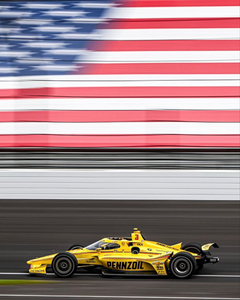 Scott McLaughlin è stato il più veloce nel quinto giorno di prove per la Indy500, ma a far rumore è il run di Scott Dixon, autore della miglior media senza l’aiuto della scia. Giornata intensa e caldissima sull’ovale di Indianapolis, segnata anche da due incidenti che non hanno però impedito a team e piloti di prepararsi al meglio in vista delle qualifiche.