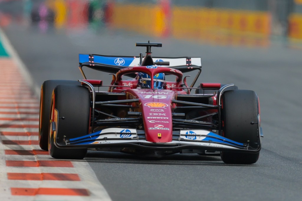 Il team principal della Ferrari, Fred Vasseur, guarda al Gran Premio di Spagna come momento chiave per un possibile cambiamento degli equilibri in Formula 1. Secondo il francese, le nuove verifiche sulla flessibilità dell’ala anteriore previste a Barcellona potrebbero provocare un reset delle prestazioni tra i team di vertice.