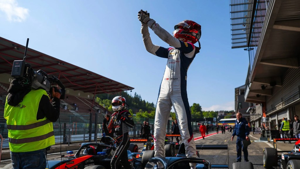 Enzo Deligny vince una folle Gara-2 del FRECA a Spa