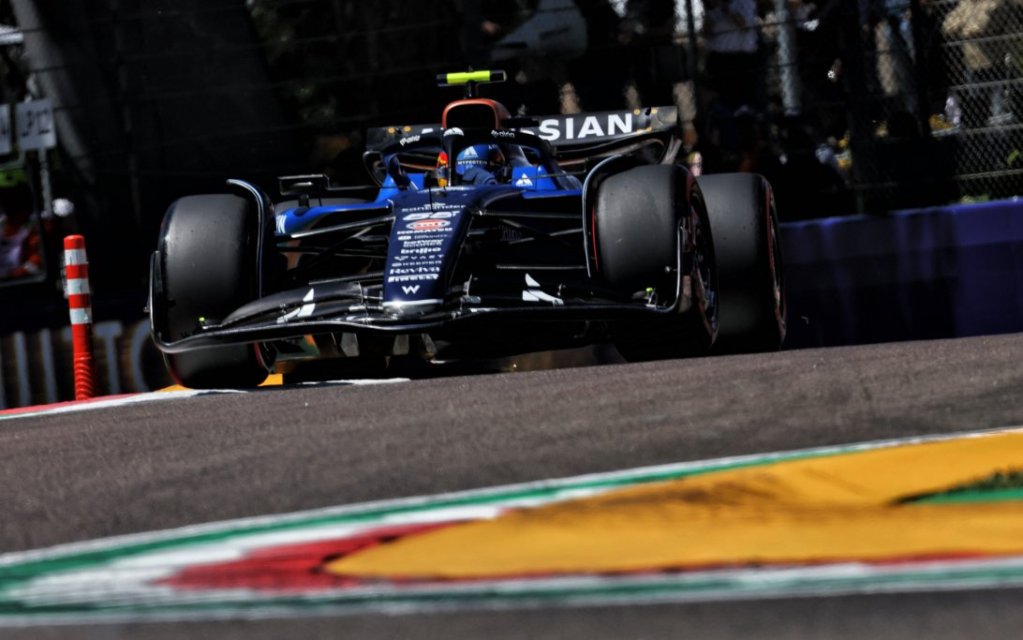 Dopo un inizio di stagione incerto, Carlos Sainz sembra aver finalmente trovato il giusto feeling con la sua nuova monoposto. Lo spagnolo si è mostrato fiducioso ai microfoni nel weekend di gara, sottolineando i progressi compiuti nelle ultime settimane.