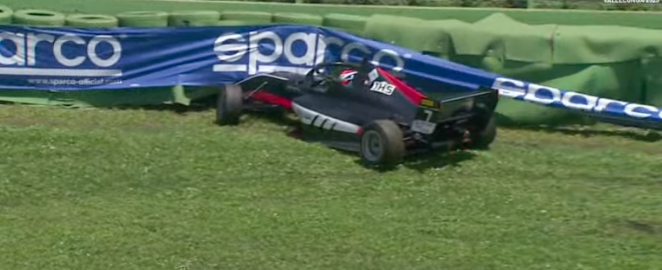 Prema domina la scena con una doppietta firmata Nakamura-Berta e Stolcermanis. Chiude terzo inaspettatamente Gabriel Gomez dopo un finale di gara caotico...