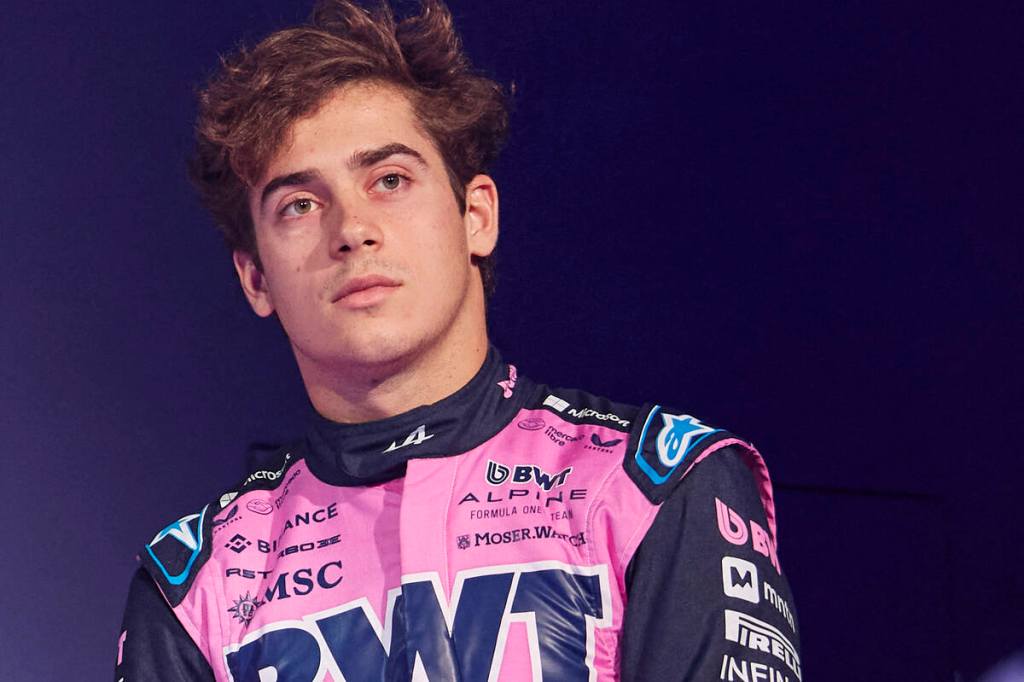 Franco Colapinto, è pronta a fare il suo attesissimo ritorno in griglia: il pilota entrerà ufficialmente a far parte del team BWT Alpine F1 come titolare a tempo pieno a partire dal Gran Premio dell’Emilia-Romagna a Imola.