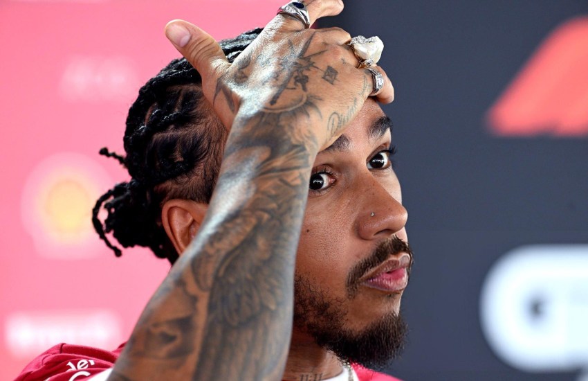L’inizio dell’avventura in rosso per Lewis Hamilton non è stato dei più semplici.