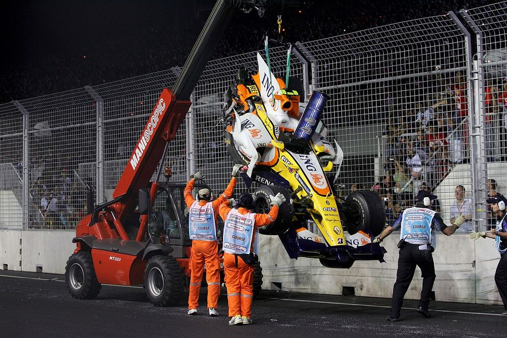 Negli ultimi giorni, il nome di Flavio Briatore è tornato prepotentemente al centro della scena in Formula 1.