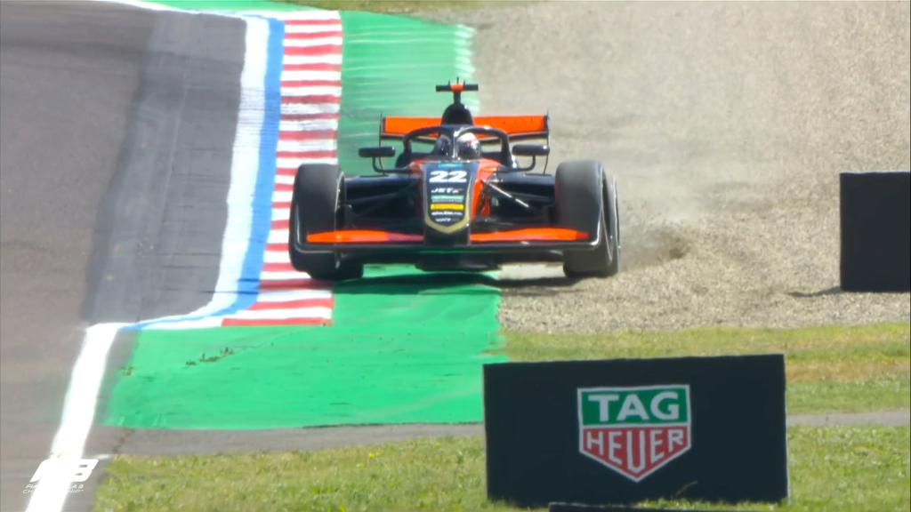 Rafael Camara è il più veloce al termine dell'unica sessione di prove libere riservata alla Formula 3. Partenza in salita per gli italiani: Badoer 13°, Lacorte 23° e Marinangeli 27°.