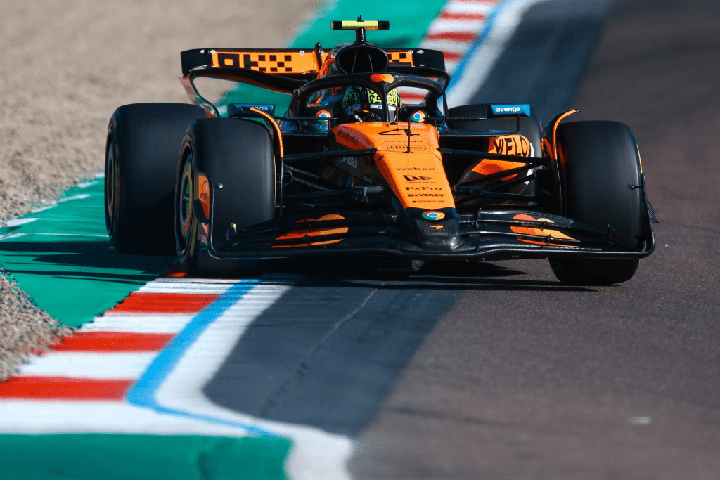Lando Norris ha minimizzato le due doppiette ottenute nel corso delle Prove Libere della giornata di oggi. Ad Imola vola, ma Lando non è convinto. Secondo lui c'è ancora del lavoro da svolgere prima delle qualifiche di domani.