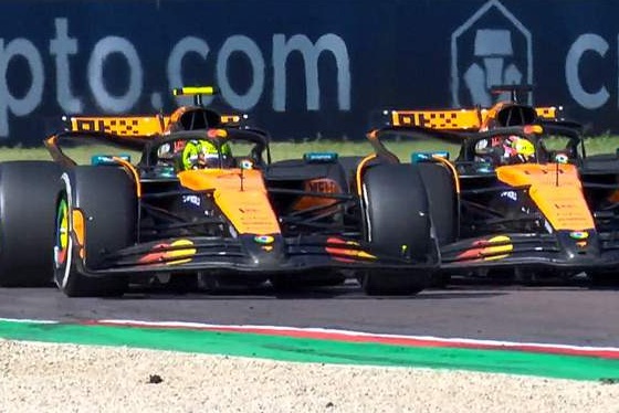 Christian Horner, team principal della Red Bull, ha acceso i riflettori sulla possibile dinamica interna alla McLaren, suggerendo che il duello tra Lando Norris e Oscar Piastri per la conquista del loro primo titolo mondiale potrebbe trasformarsi in una guerra di interessi personali, a discapito della squadra.