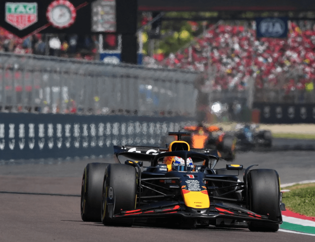 Verstappen realista sulla sfida mondiale: "Abbiamo ancora molto lavoro da fare"