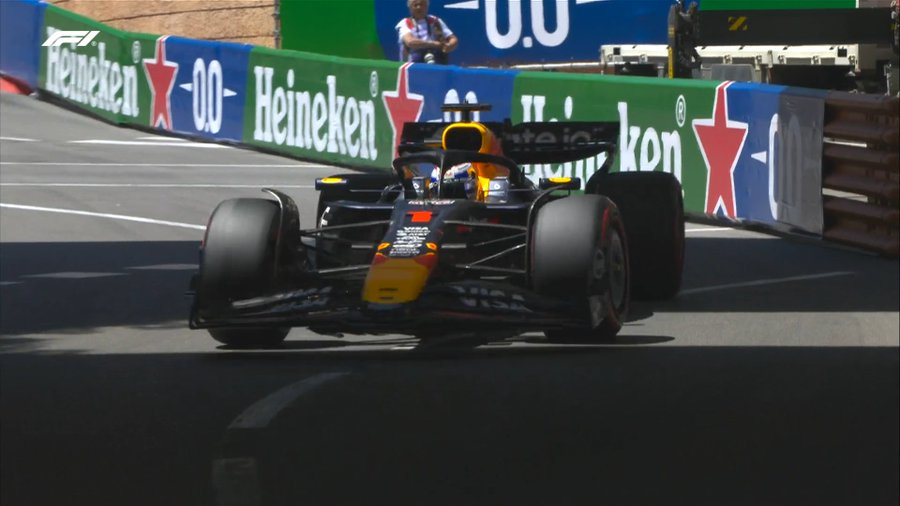Le FP3 del GP di Monaco si sono concluse ancora con Leclerc in prima posizione: tre su tre nelle Prove Libere. Verstappen vola ma McLaren non è lontana. Hamilton veloce ma l'ha messa nel muro, Mercedes in difficoltà.