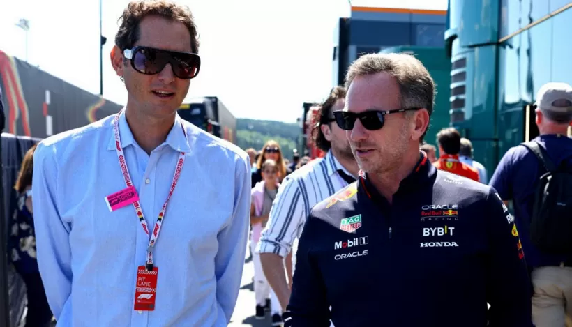 In un modo o nell’altro, Christian Horner continua ad essere al centro delle voci nel paddock.