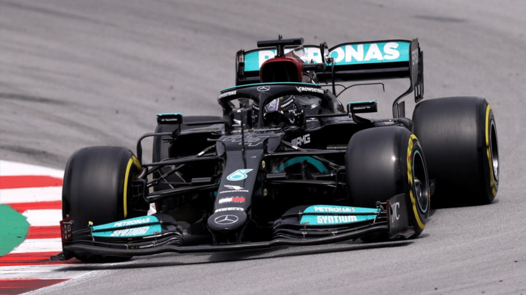 Lewis Hamilton è pronto per tornare in azione a Barcellona, su una pista che conosce come le sue tasche e dove ha già vinto sei volte, eguagliando il record di Michael Schumacher.