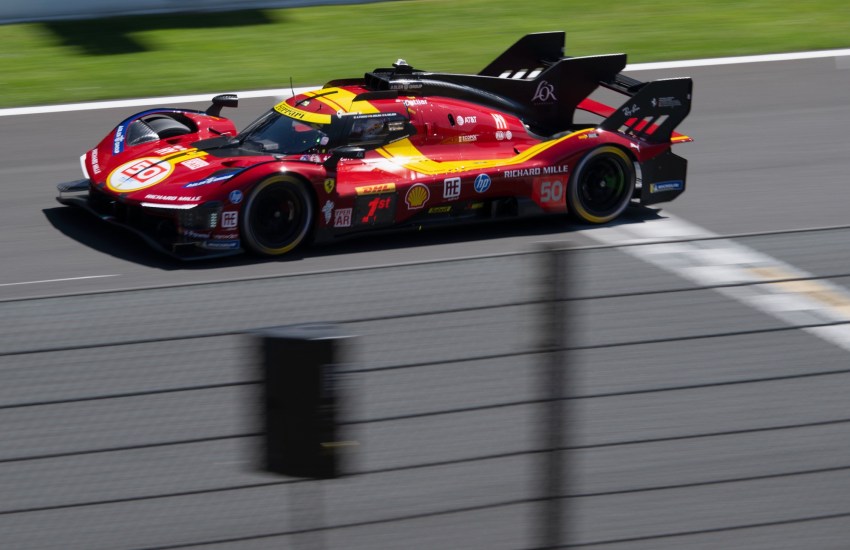 La Ferrari lascia Spa-Francorchamps con un weekend da incorniciare nel FIA WEC: doppietta nella classe regina Hypercar con le 499P e vittoria nella categoria LMGT3 grazie alla 296 GT3. Un risultato straordinario che conferma la competitività della Scuderia di Maranello nell’endurance mondiale.