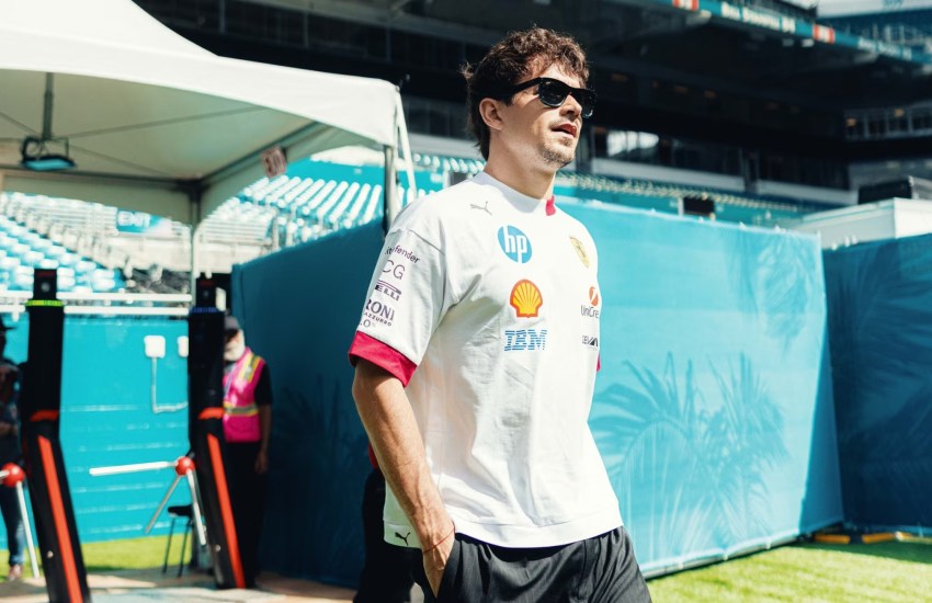 Alla vigilia del Gran Premio di Miami, Charles Leclerc si mostra determinato e concentrato.