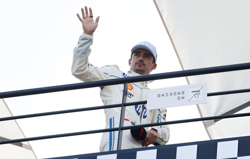 Ivan Capelli, ex pilota e voce storica della F1 in Italia, ha raccontato con grande lucidità ed empatia la prestazione di Charles Leclerc, che ha chiuso al secondo posto la qualifica del Gran Premio di Monaco alle spalle di un sorprendente Lando Norris, un risultato che lascia inevitabilmente l’amaro in bocca.