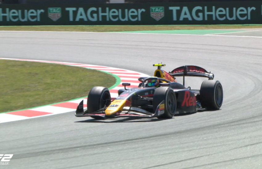 Arvid Lindblad ha chiuso in testa l'unica sessione di prove libere riservata alla F2. Alle sue spalle il solito Dunne e il nostro Gabriele Minì.