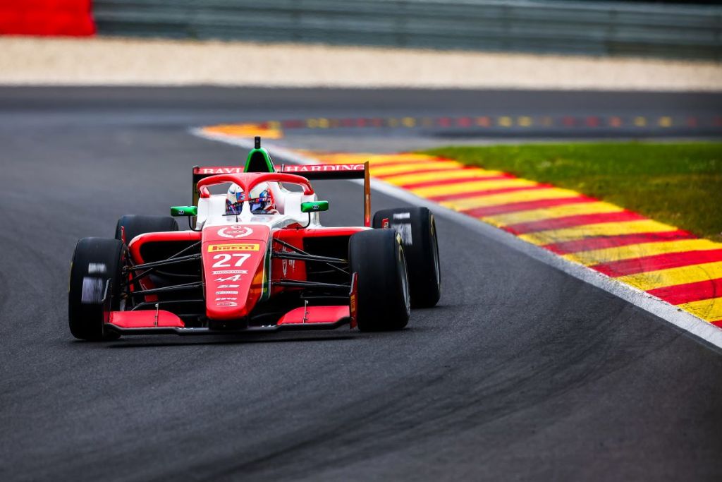 La prima vittoria a spa di un inglese nel FRECA porta la firma di Freddie Slater, il quale riesce ad amministrare un inizio di gara difficile, per poi riandare in testa e fare il vuoto.