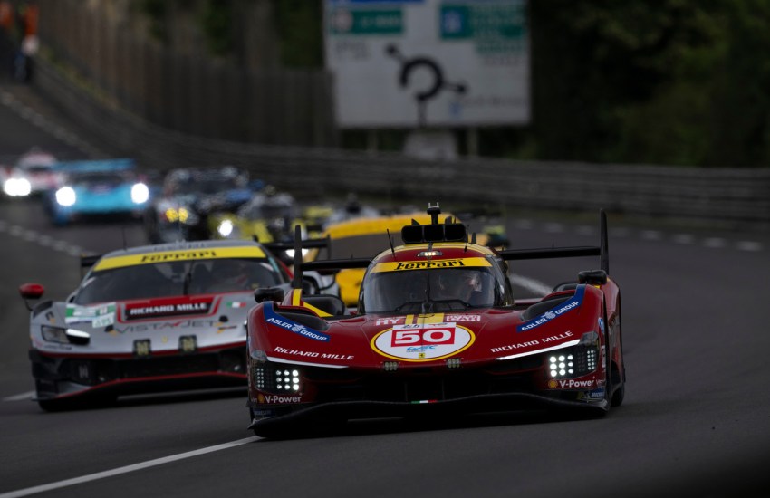 Ferrari ha espresso il proprio disappunto in merito alla squalifica della vettura #50, che aveva concluso in quarta posizione la 24 Ore di Le Mans 2025, affermando con decisione che l’assenza di quattro bulloni nell’ala posteriore non ha “compromesso in alcun modo la sicurezza dell’auto” né fornito vantaggi prestazionali indebiti.