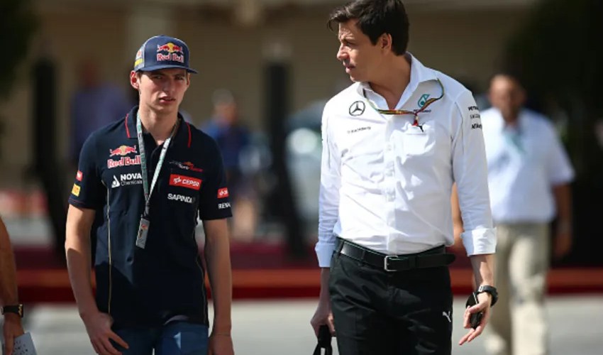 Max Verstappen e Toto wolff insieme 