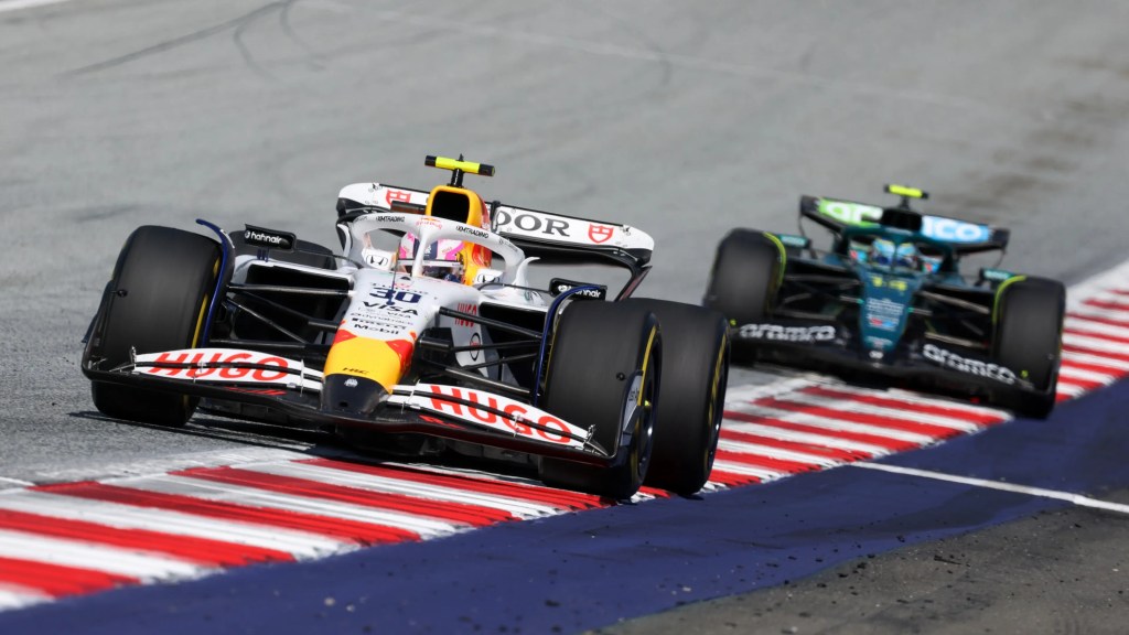 Fernando Alonso ha regalato un’altra dimostrazione del suo talento strategico in pista nel Gran Premio d’Austria, chiudendo in settima posizione dopo una battaglia serrata con Gabriel Bortoleto, suo protetto e, per l’occasione, rivale diretto.
