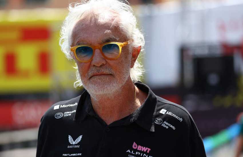 Flavio Briatore, executive director dell’Alpine, ha sollevato dubbi sul futuro di Franco Colapinto all’interno del team, dichiarando che le prestazioni del giovane pilota non hanno soddisfatto le aspettative.