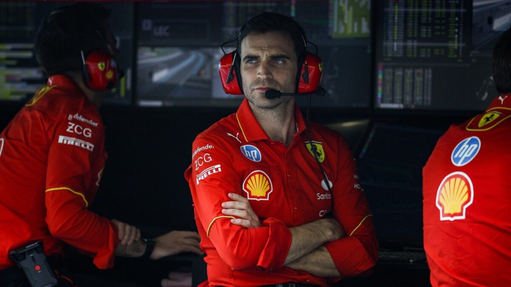 Lewis Hamilton ha intrapreso un cambiamento tecnico significativo per cercare di adattarsi meglio alla sua nuova avventura in Ferrari, e ora arriva anche la conferma ufficiale dal team: il sette volte campione del mondo continuerà a seguire il set-up di Charles Leclerc.