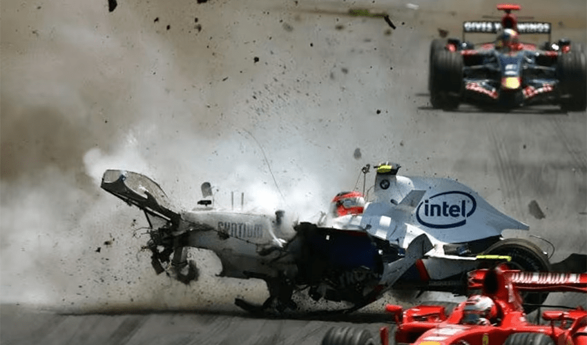 L'8 Giugno 2008 Robert Kubica conquista la sua prima - e unica - vittoria in Formula 1... proprio un anno dopo, e sullo stesso circuito, dove aveva rischiato la vita.
