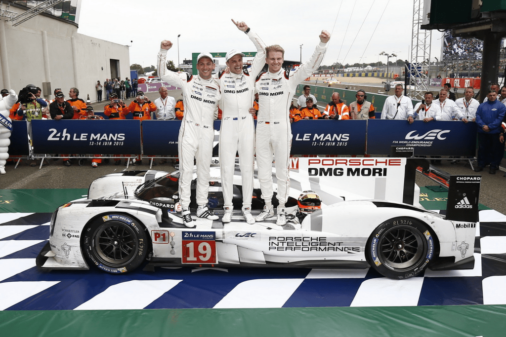 A pochi giorni dalla 24 Ore di Le Mans, Felipe Nasr, Nick Tandy e Laurens Vanthoor si preparano a inseguire un traguardo che li proietterebbe nella leggenda dell’endurance: conquistare la “Triple Crown” della disciplina – ovvero vincere nella stessa stagione la 24 Ore di Daytona, la 12 Ore di Sebring e la 24 Ore di Le Mans.