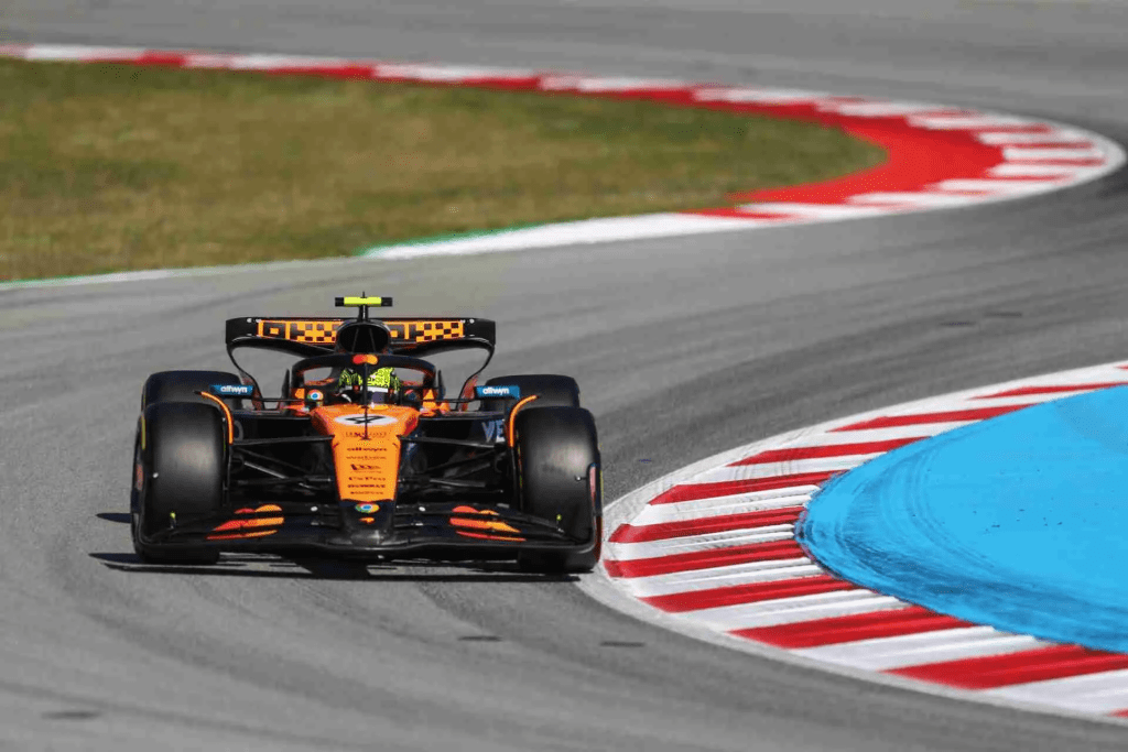 Lando Norris, nonostante non avesse il passo per raggiungere Piastri, superiore per tutto il corso del weekend, ha dichiarato di essere molto felice per la terza doppietta stagionale della McLaren.