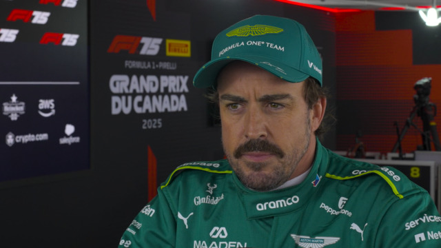 Dopo aver tagliato il traguardo in settima posizione al Gran Premio del Canada 2025, Fernando Alonso non ha nascosto la sua frustrazione nei confronti di Lewis Hamilton. Il motivo? Secondo lo spagnolo, il pilota della Ferrari non avrebbe rispettato una delle “regole non scritte” delle ripartenze sotto Safety Car: restare il più vicino possibile alla vettura davanti.