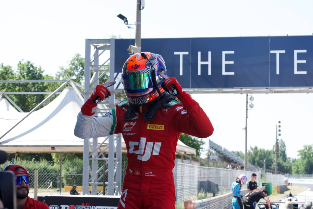 Contatti e gare imprevedibili hanno rimescolato le carte in tavola nel fine settimana di F4 italiana a Monza: andiamo a vedere insieme cosa è cambiato in classifica