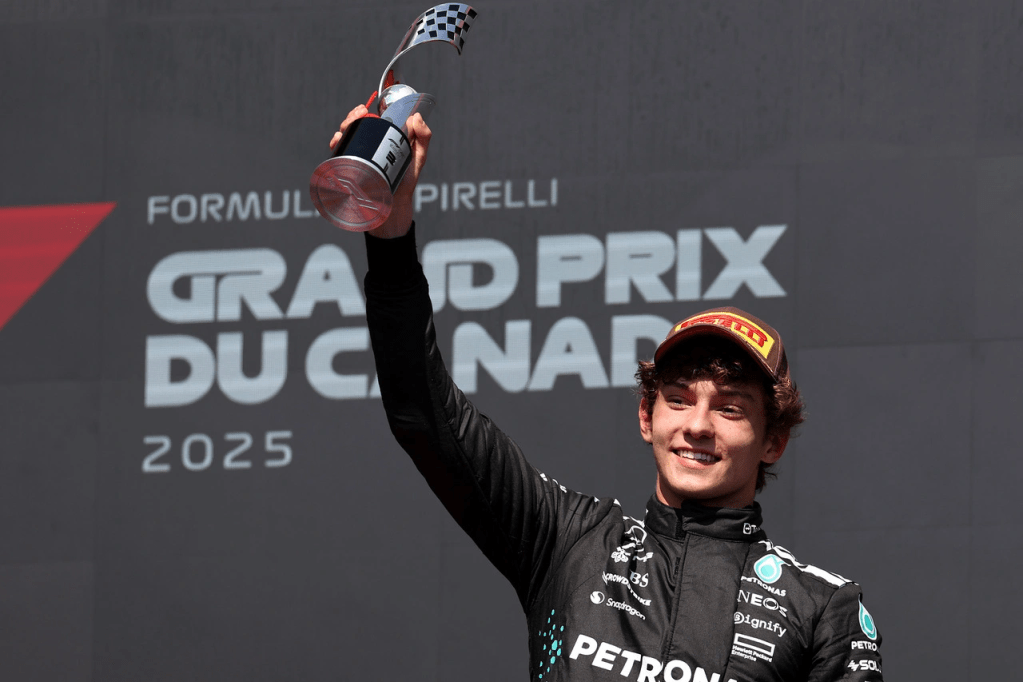 Dopo aver conquistato il suo primo podio in carriera, Kimi Antonelli è pronto a ritornare in pista più carico che mai. Il terzo posto ottenuto durante il GP del Canada potrebbe aver tolto dalle sue spalle un peso non indifferente che, secondo il pilota della Mercedes, lo portava ad avere un approccio troppo prudente.