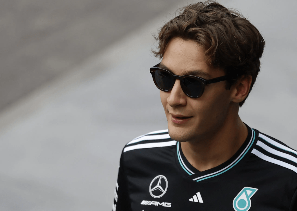 Max Verstappen non ha perso l’occasione per rispondere con il suo solito sarcasmo alle critiche lanciate da George Russell dopo il Gran Premio di Spagna.