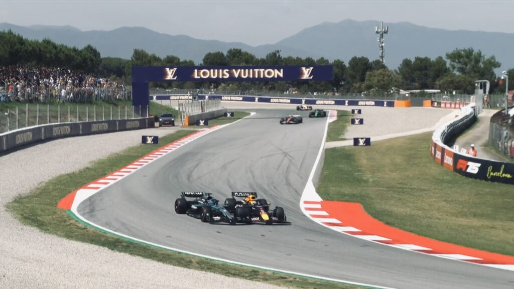 Non è bastata la tensione in pista tra Verstappen e Russell a Barcellona per scaldare l’ambiente: ci ha pensato Toto Wolff a incendiare il dibattito… ma fuori dai circuiti.