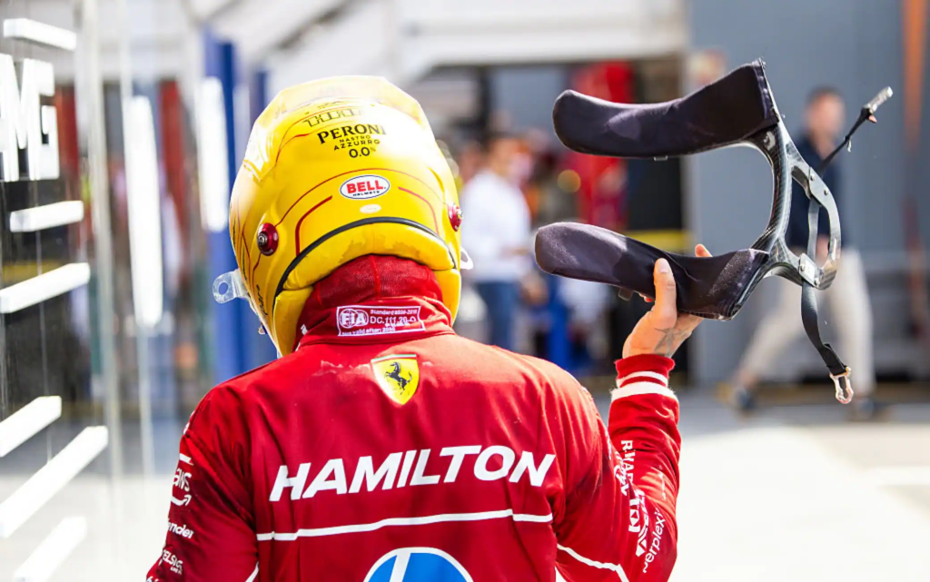 Il weekend del Gran Premio di Spagna ha confermato le difficoltà di Lewis Hamilton in questa stagione 2025, un’annata che continua a non decollare nonostante le speranze di rilancio. A parlarne con toni accorati è stato Nico Rosberg, ex compagno di squadra e rivale in Mercedes, che ai microfoni di Sky UK ha commentato con preoccupazione lo stato di forma del sette volte campione del mondo.