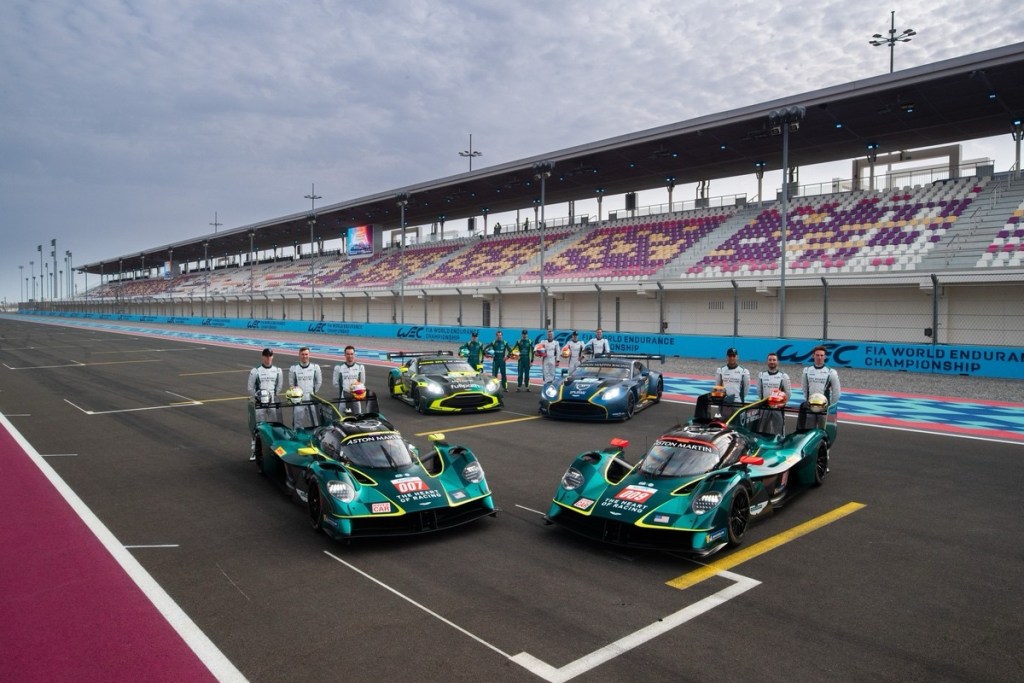 WEC | Aston Martin torna a Le Mans con la Valkyrie: il ruggito del V12 inglese sfida la 24 Ore.