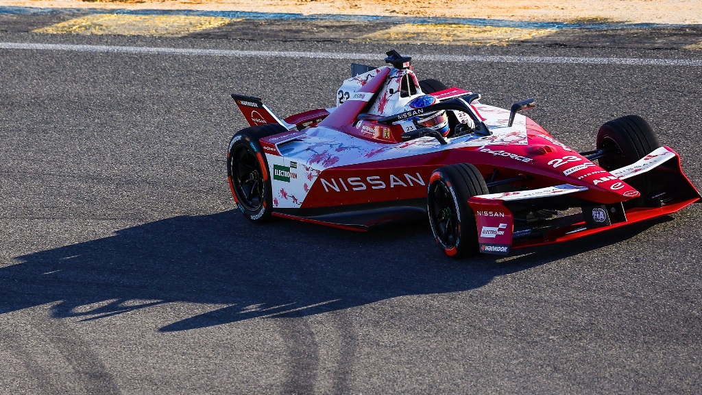 nissan sette camara simulatore electric motor news 08